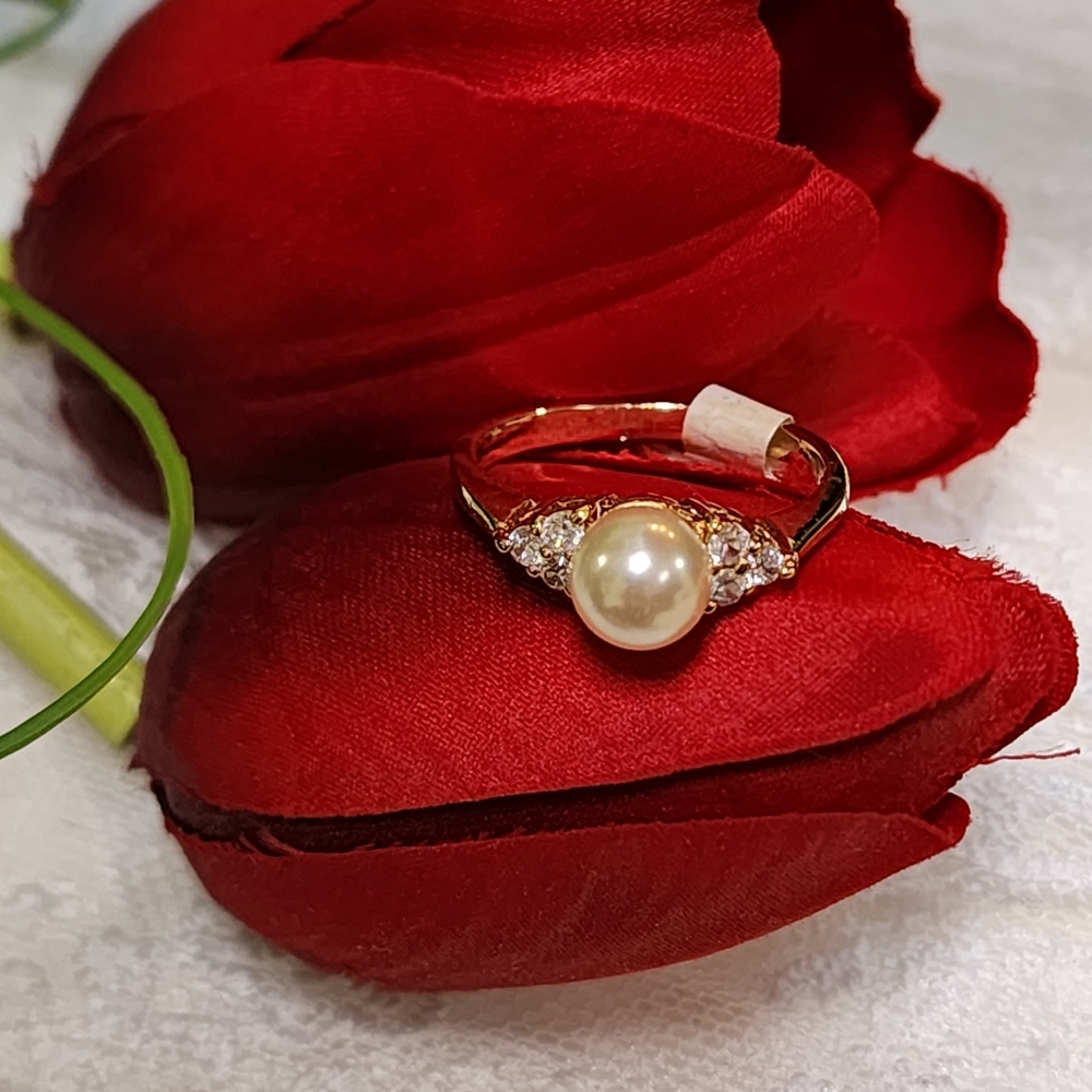 Elegant Gold Toned Faux Pearl and CZ Accents Ring Size 7